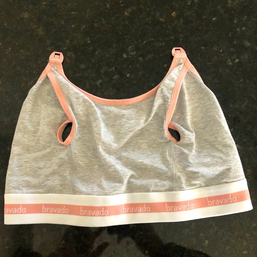 Bravado - Clip & Pump Hands Free Nursing Bra Accessory in gray - size M